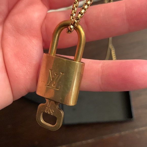 LV lock and key - Picture 7 of 9